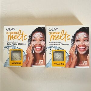OLAY Cleansing Melts Daily Facial Cleanser - Vitamin C